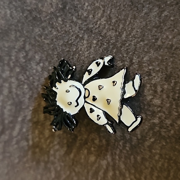 VTG SFJ Black and White Monochrome Heart Marci Brooch Pin - Picture 2 of 4